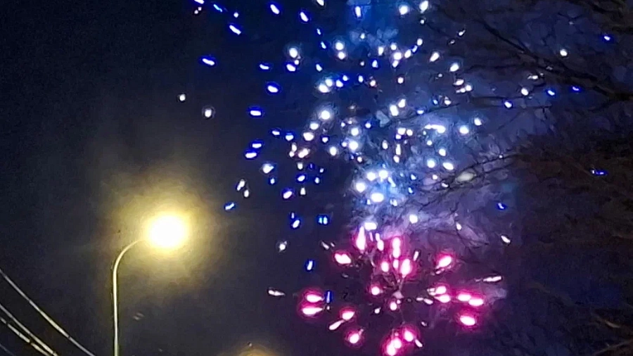 В Сочи заблокируют продажи пиротехники на маркетплейсах из-за атак БПЛА