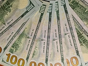 Жители Кубани не смогут снять более 10 тысяч долларов со вклада до сентября