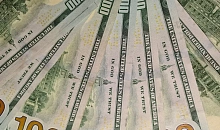 Жители Кубани не смогут снять более 10 тысяч долларов со вклада до сентября