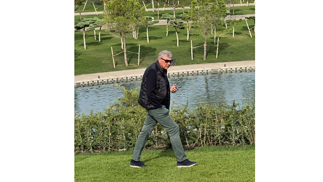 Сергей Галицкий был замечен во время прогулки в парке Краснодар