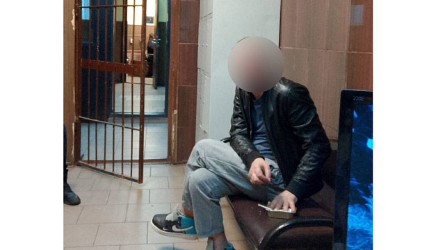 В Краснодаре полицейские задержали голого хулигана, ломившегося в квартиры соседей