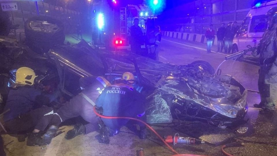 Водитель BMW погиб в страшном ДТП в Сочи