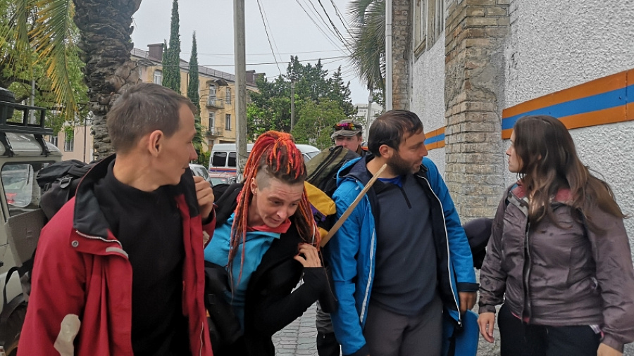 «Физически истощены». В Абхазии звакуировали российских волонтеров, искавших пропавшего в мае туриста