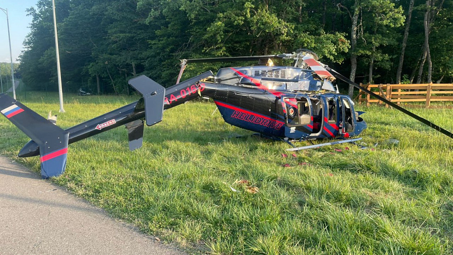 В Адыгее вертолет Bell-407 задел столб и жестко приземлился, пилот госпитализирован