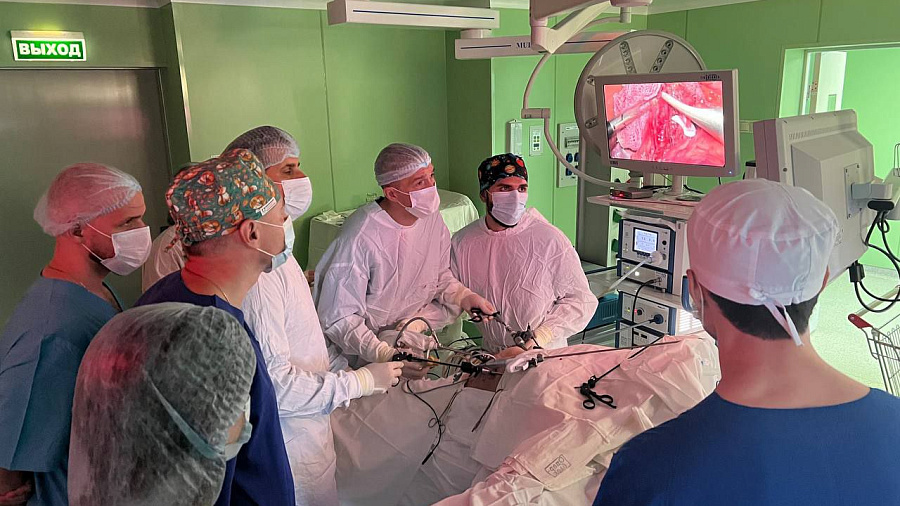 Краснодарские хирурги провели сложную операцию пациентке с болезнью Гиппеля-Линдау
