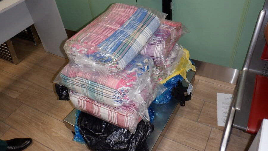 В аэропорту Краснодара у россиянина изъяли 400 полотенец из Антальи