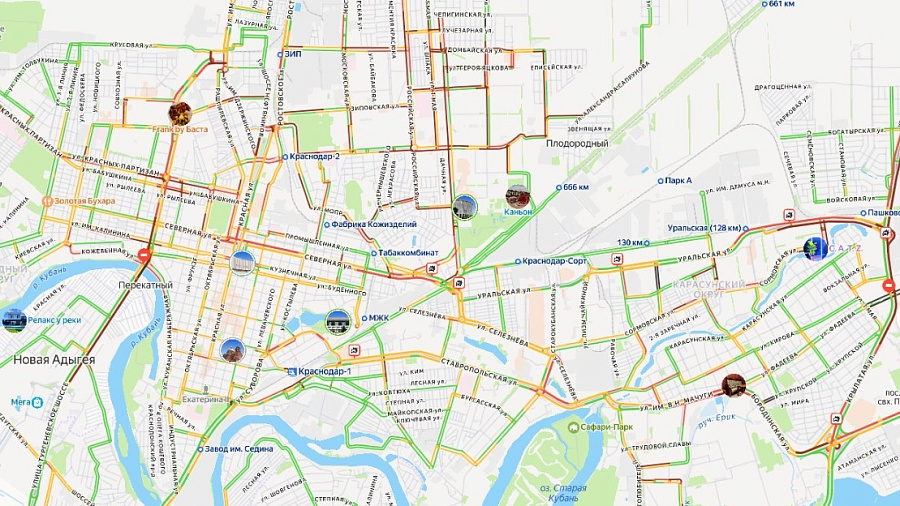 Гигантские пробки в 9 баллов сковали Краснодар из-за снегопада