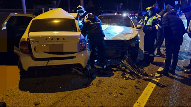 В Краснодарском крае при столкновении легковушек погибли 2 человека