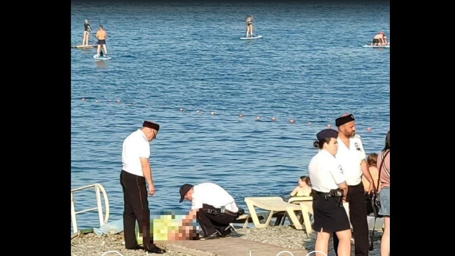 В Новороссийске на пляже скончался мужчина