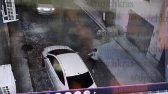 В Краснодаре задержали мужчину, устроившего «бой» с машинами на парковке 