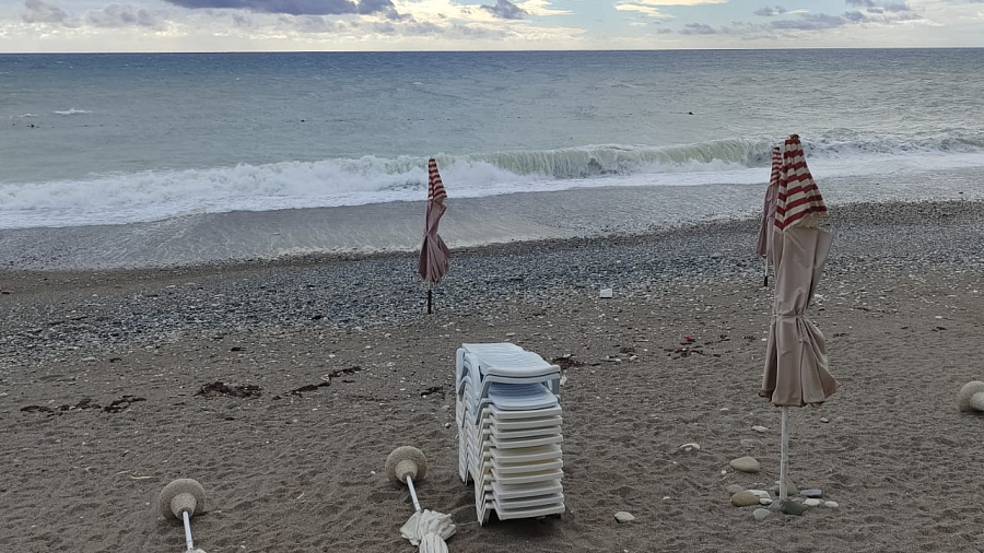 В Сочи на время ограничили доступ к местным пляжам