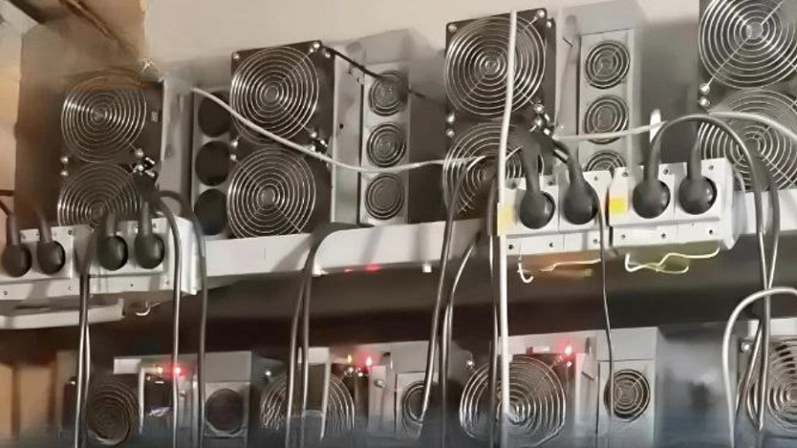 Криптоферма маскировалась под заброшенное кафе на Кубани