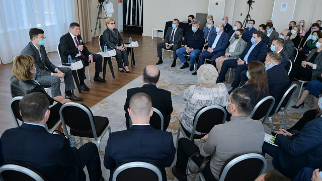 «Только вместе мы построим новый город»: Андрей Алексеенко встретился с руководителями 100 крупнейших компаний Краснодара