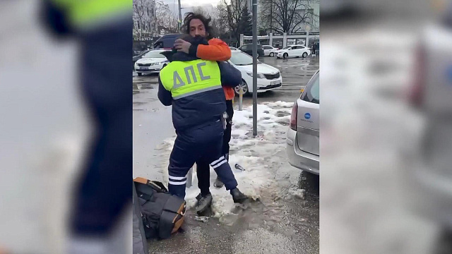 В Краснодаре сотрудники ДПС задержали пьяного жителя Московской области, нападавшего на стражей порядка