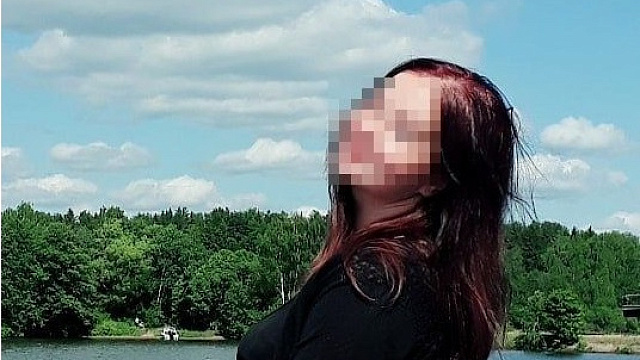 В Москве группа мужчин напала на женщину и оставила ее голой на улице