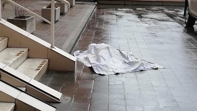 В Новороссийске погиб подросток, упав с высоты 11-го этажа