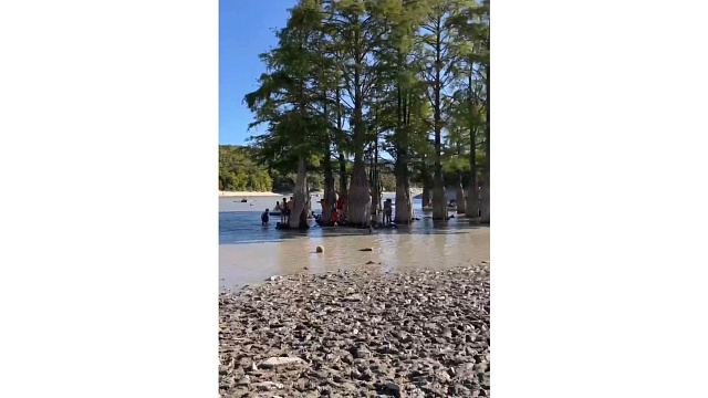 «Корни опять показались из-под воды». В Анапе Кипарисовое озеро вновь начало пересыхать