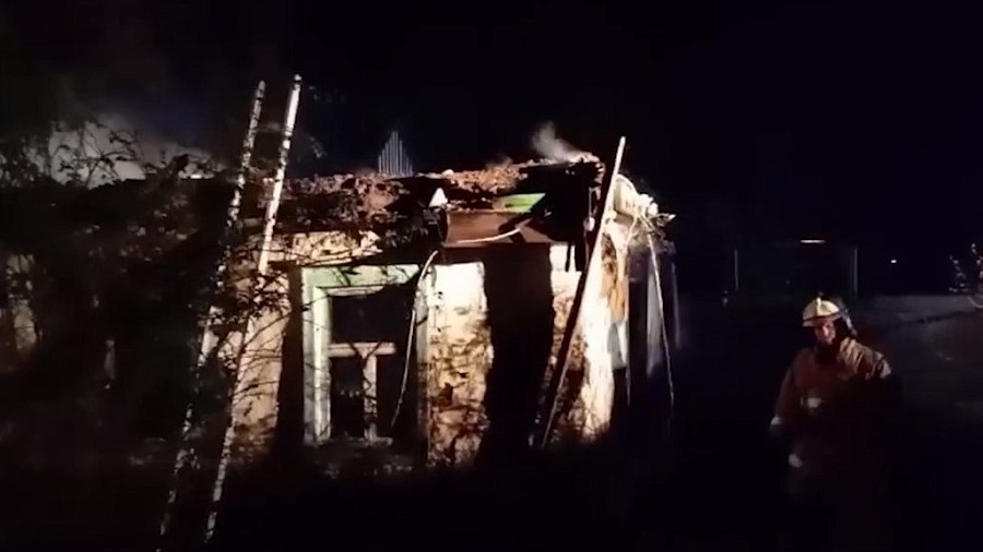 В Краснодарском крае при пожаре погибла семья с четырьмя детьми 