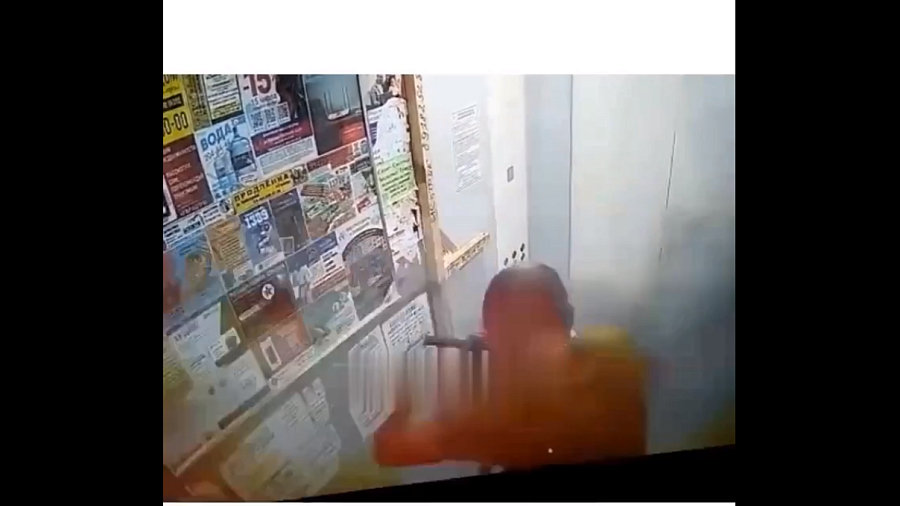 Камера в лифте сняла момент возгорания электросамоката в многоэтажке Краснодара