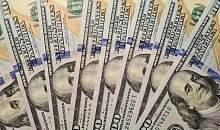 В аэропорту Сочи у пассажира конфисковали 15 тысяч долларов