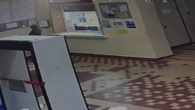 В Краснодарском крае мужчина украл паспорт на железнодорожном вокзале и пытался продать его