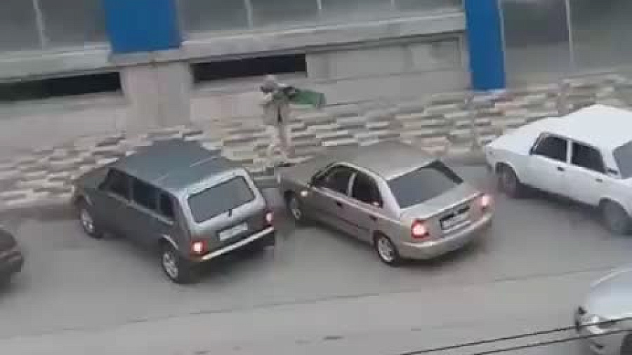 В Крымске мужчина устроил стрельбу на улице. Есть погибшие