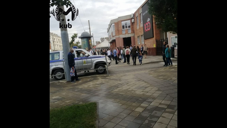 В Краснодаре эвакуировали студентов и преподавателей КубГМУ из-за сообщения о минировании