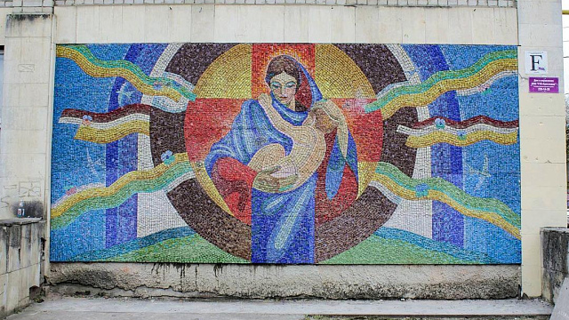 В Краснодаре отреставрировали уникальную мозаику конца 20 века