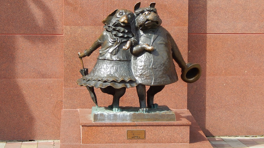 В Краснодаре скульптура «Влюбленные собачки» попала в общероссийский рейтинг самых смешных памятников