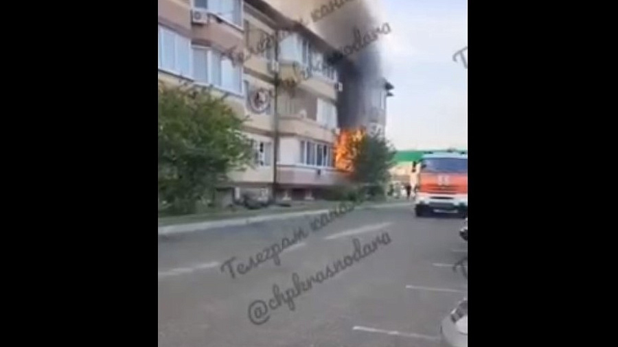Под Краснодаром пять человек спасли из горящего многоквартирного дома