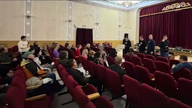 В Анапе волонтеров не пустили на встречу с губернатором Вениамином Кондратьевым