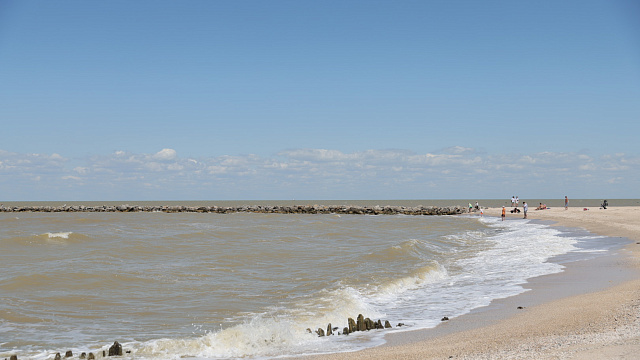 Азовское море забирает у Ейского района до четырех метров берега каждый год