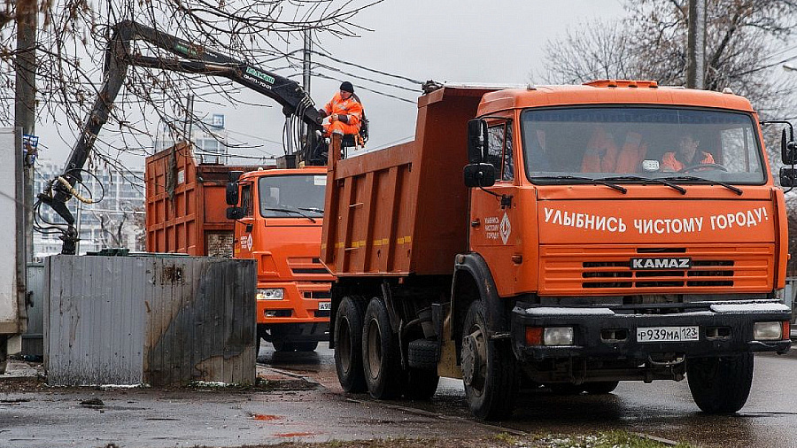 Мэр Краснодара Андрей Алексеенко продлил срок уборки мусорных площадок в городе до конца недели
