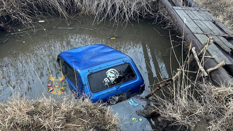 На Кубани водитель «Нивы» погиб, опрокинувшись в реку