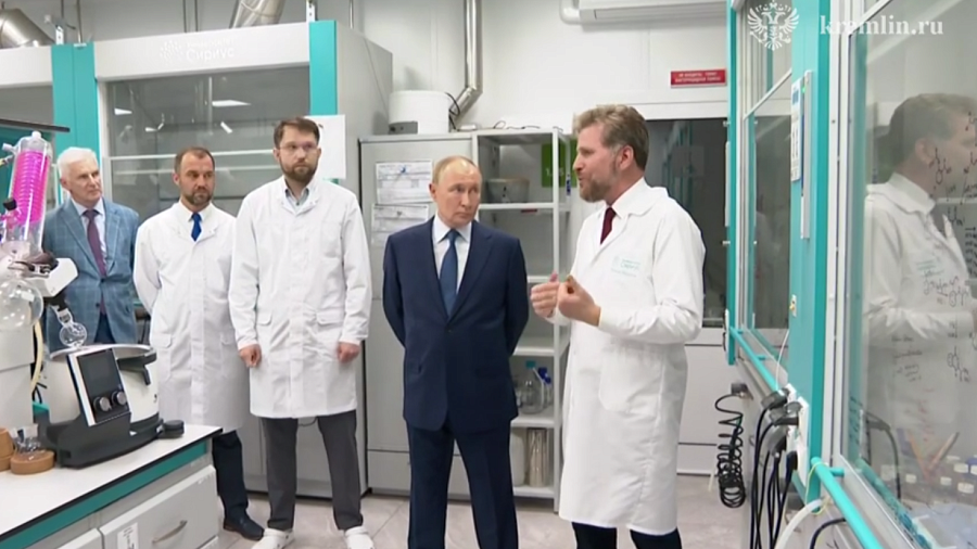В Сириусе Путину представили «Осязайку»