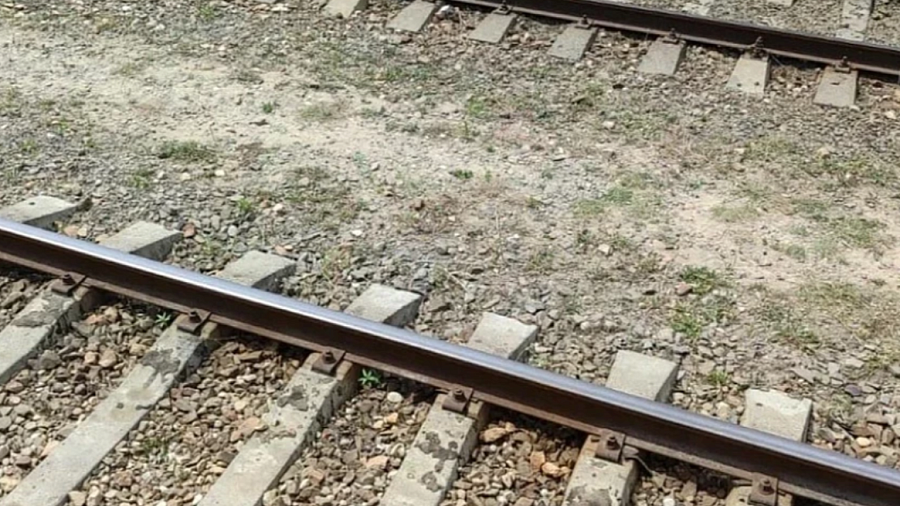 В Ростовской области из-за налета БПЛА произошел пожар на железнодорожной станции и погиб человек