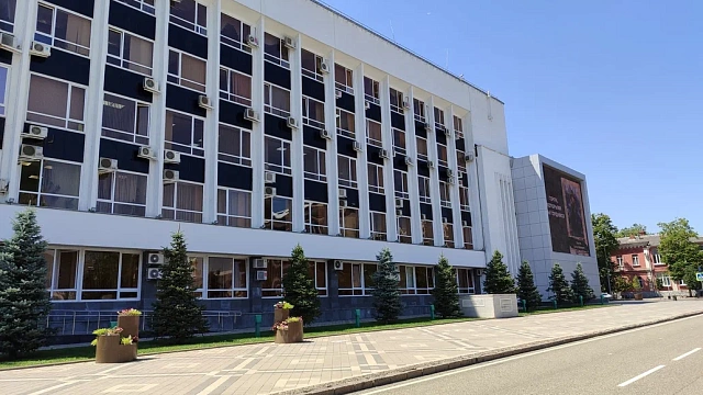 В Краснодаре начали массово сносить газовые заправки