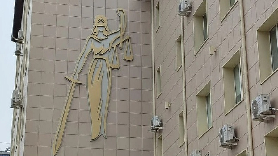 Суд отказал жителю Кубани, державшему ребенка на цепи, в смягчении приговора