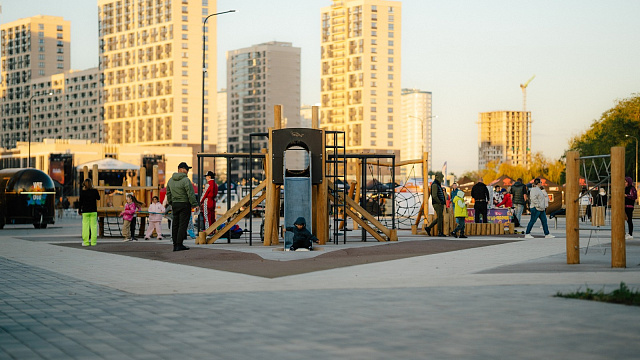 Вкусный старт. В Краснодаре долгожданная событийная площадка на Обрывной открылась гастрофестивалем