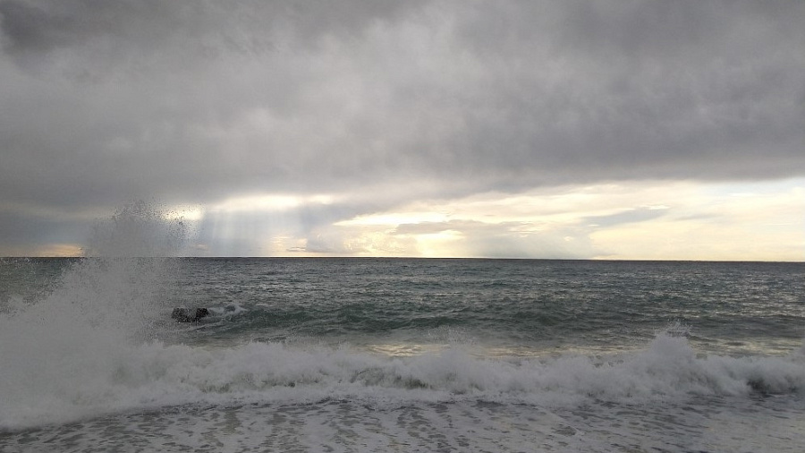 Шторм и селевые потоки обрушатся на Сочи 19 февраля