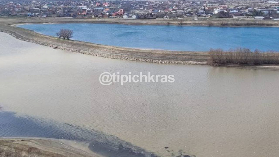 В Краснодаре вновь сбрасывают в реку Кубань канализационные стоки