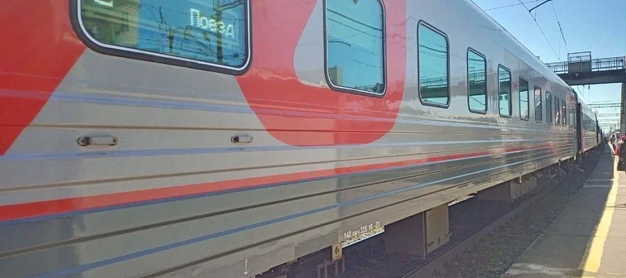 Подросток получил тяжелый удар током на крыше электрички в Кореновске