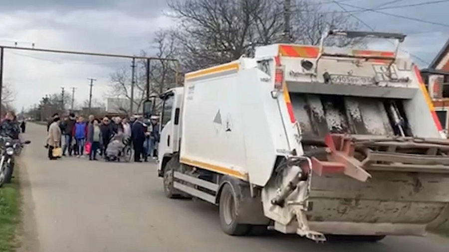 Судебные разбирательства, забастовки местных жителей и обращение к Бастрыкину: в станице Полтавской разразился новый скандал из-за мусорного полигона