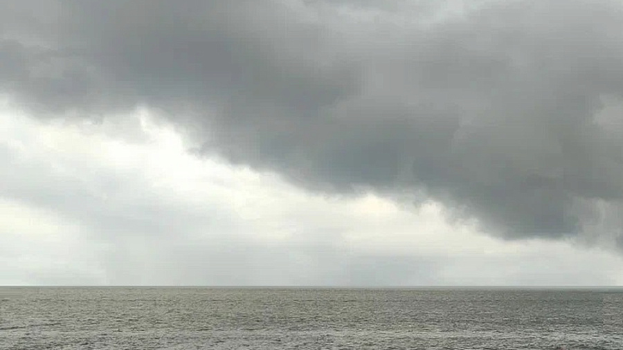 Над Черным морем у берегов Сочи нависла угроза смерчей