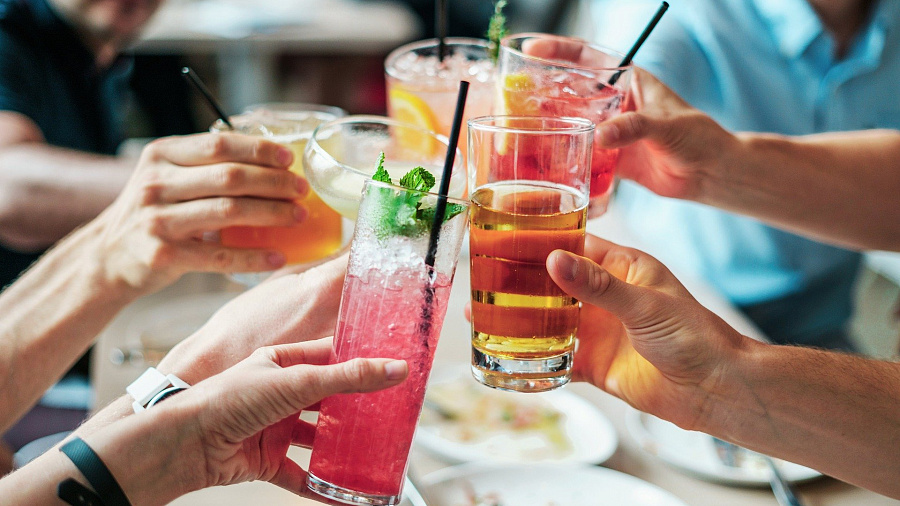Ученые объяснили, почему умеренное употребление алкоголя не приносит пользу