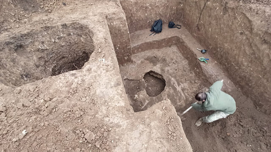Древние артефакты, найденные при раскопках могильника в Краснодаре, передадут в музей