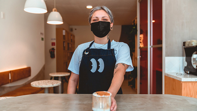 В Ростове из-за антиковидных ограничений массово закрываются рестораны и кафе