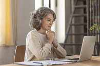 В России пенсионеры стали автоматически получать электронное удостоверение