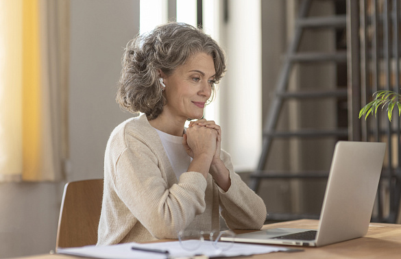 В России пенсионеры стали автоматически получать электронное удостоверение