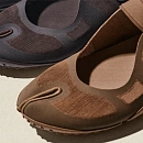 «Купила бы для лошади»: новую обувь от Skims обсуждают в Сети 